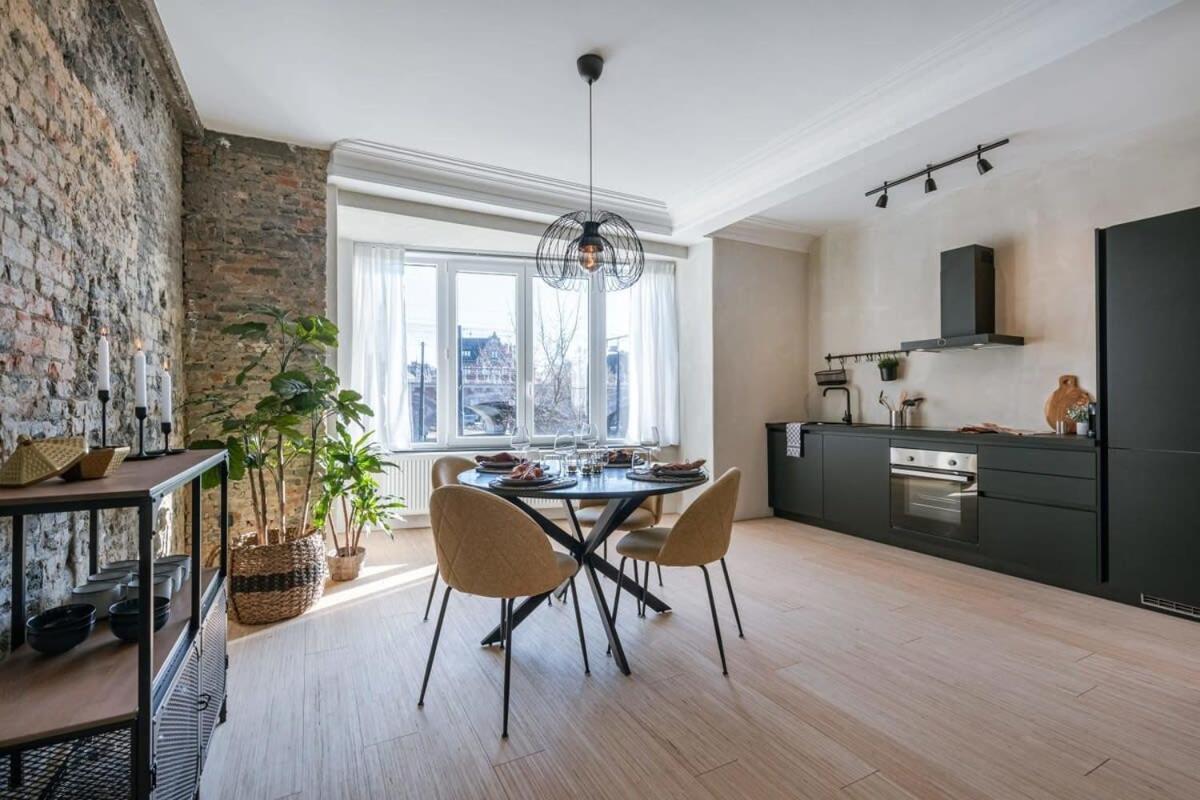 Huswell - Industrial With Terrace In Apartment